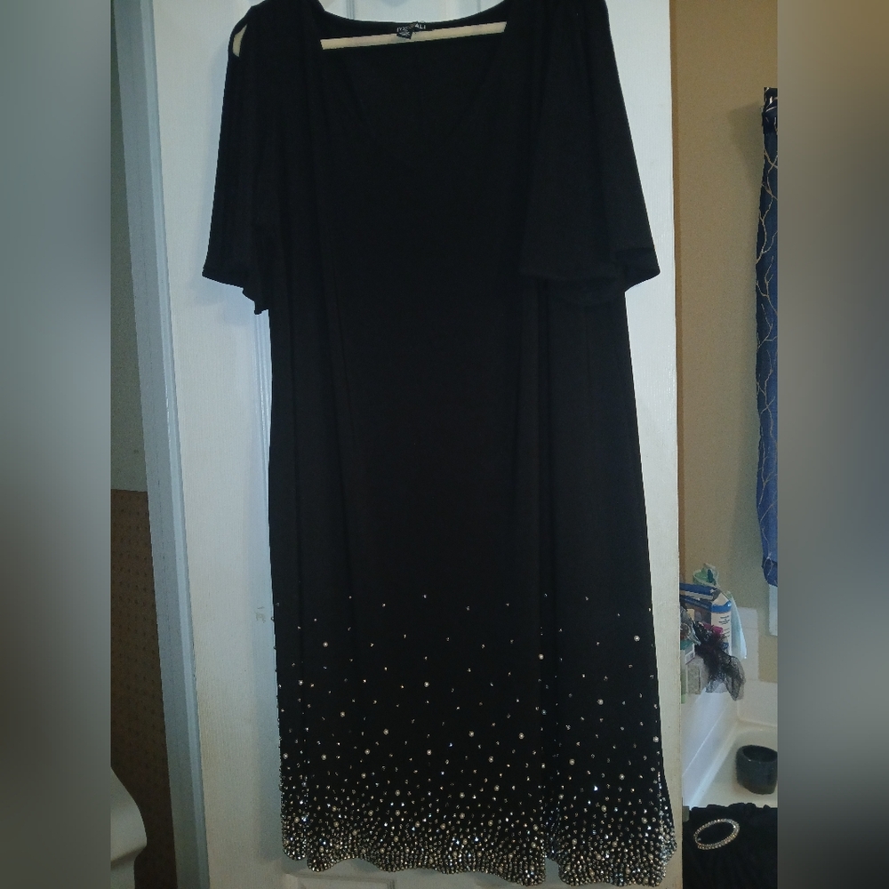 Elegant Black Dress with Pearl &   Silver Stud